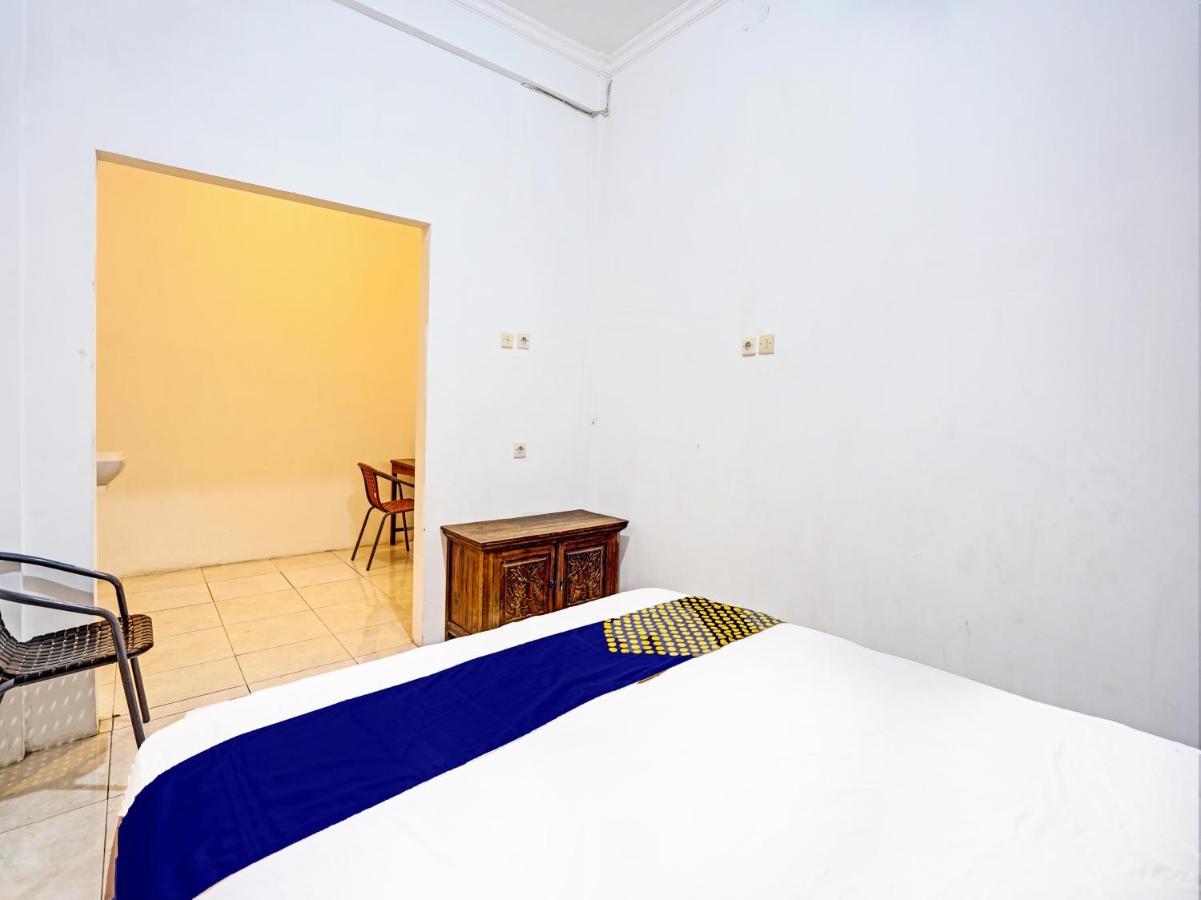 Oyo 90943 Mochi 88 Homestay Probolinggo Eksteriør bilde