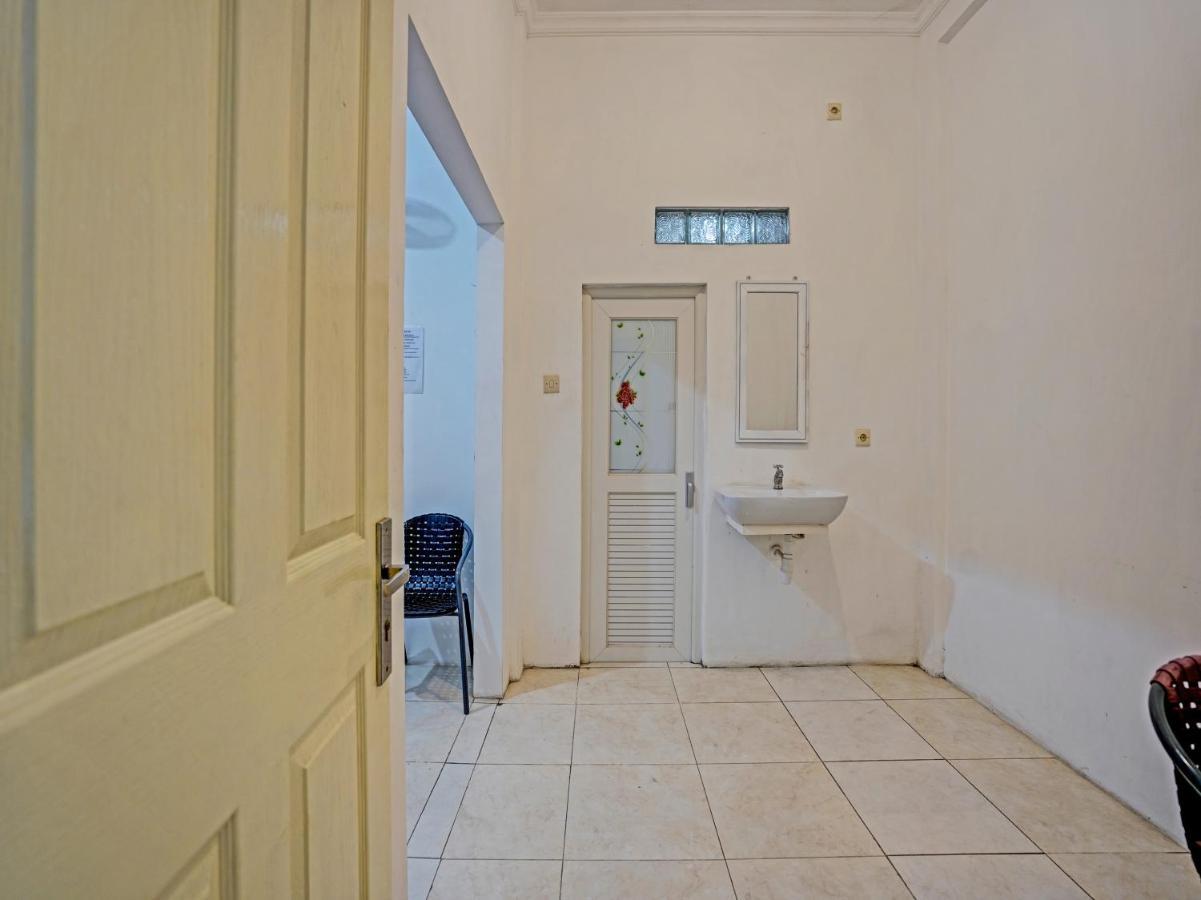 Oyo 90943 Mochi 88 Homestay Probolinggo Eksteriør bilde