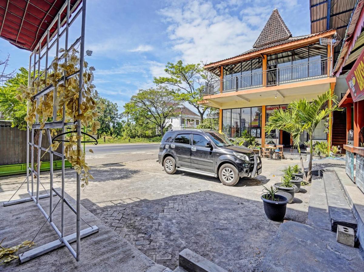 Oyo 90943 Mochi 88 Homestay Probolinggo Eksteriør bilde